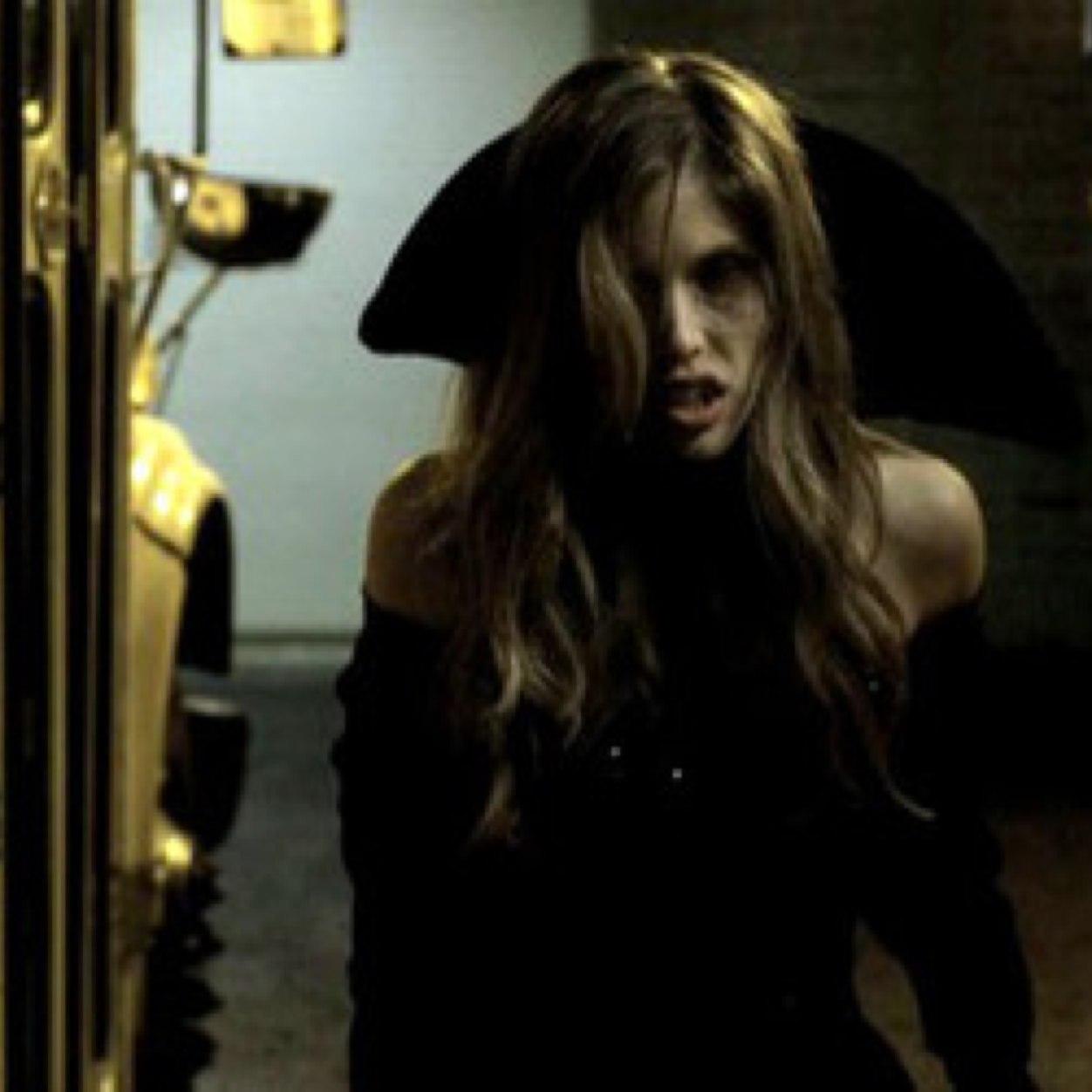 This is a story about a girl that loved and one day she died and now shes back for reveange #AU [#Single] [#Vampire]