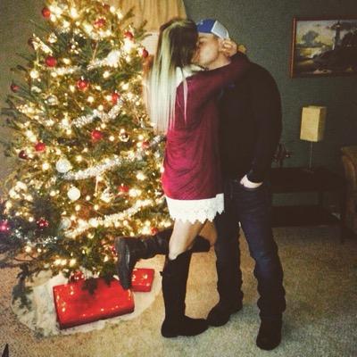Mommy to Bella and Bandit , Wife to my best friend , Justin ❤ . 

Grow young ✨
