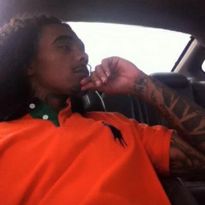 dos sies : Free my Blood Ant Jones Miss you boy , R.I.P Bryce Never forgotten ✊ , my squad, my family , my m'fkn nigga .#FOE 12:14:14