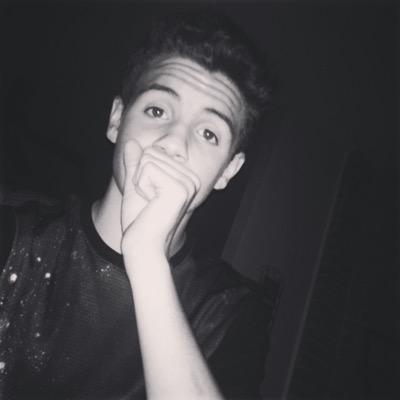 single/\ forever young/\ new to Twitter