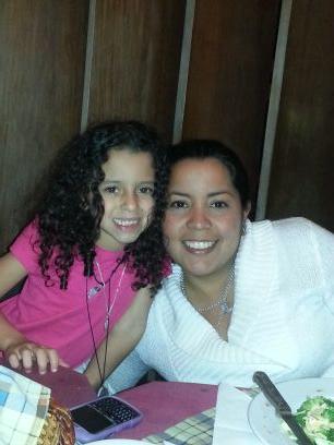 Medico egresada de la ucsa, vivo en la colonia tovar, madre de una hermosa niña, venezolana y opositora hasta el infinito!