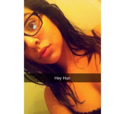Follow me on ig renata._.22