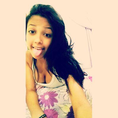 Não tenho tempo para lembrar de quem me deixou triste. Estou mais preocupado com quem me faz feliz ツツ  .