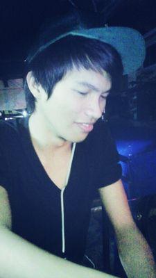 MadronaEddieJr's profile picture. 