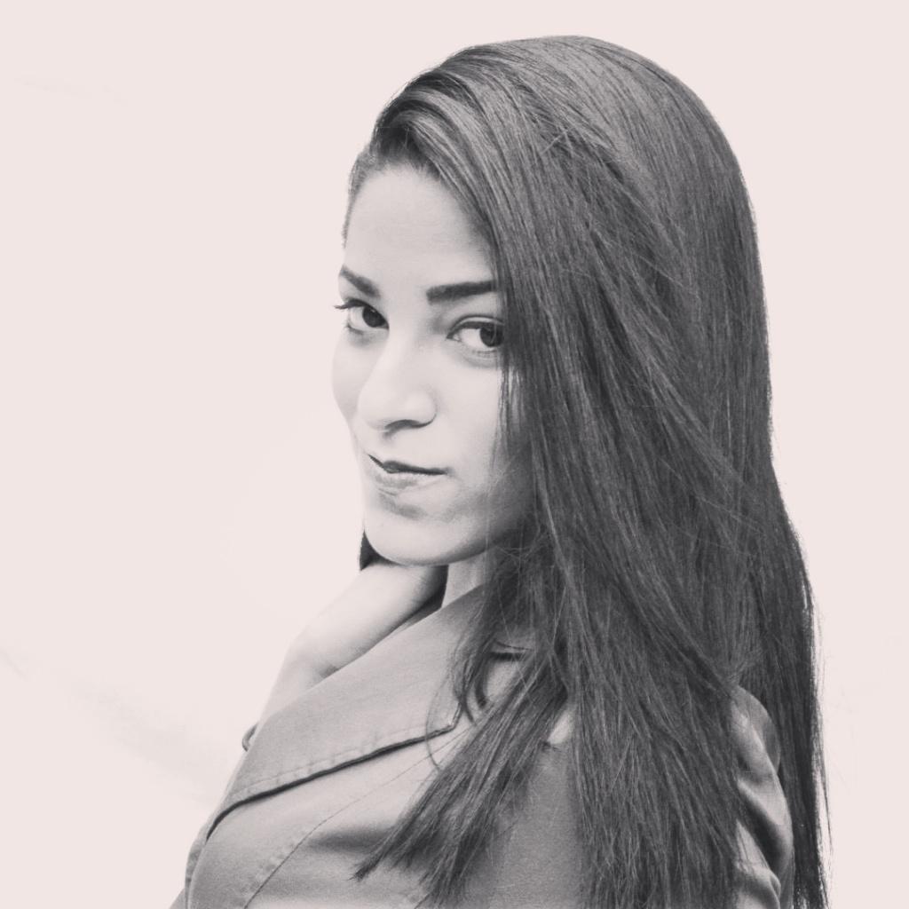 Mirando a la nada, pensando en todo. Estudiante de odontología
VENEZOLANA.