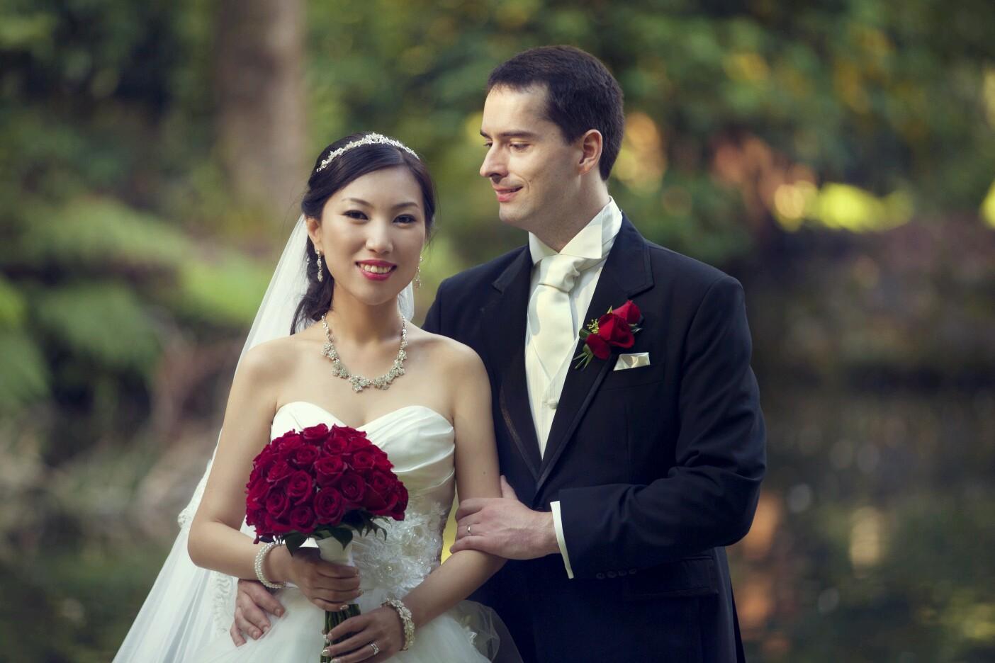 We're your onestop dress shop, we have top quality custom made wedding dress,  bridesmaid dress, formal dress, cocktail dress, party/clubbing dress.