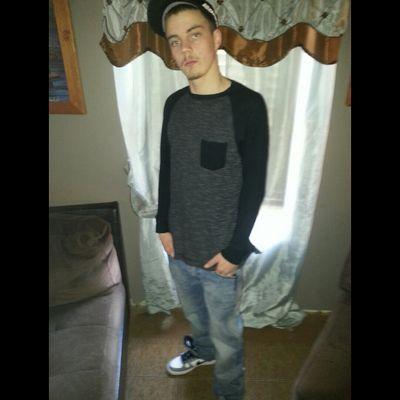 Josh_Malinski's profile picture. Stoner, music producer, taken by the best! ♡