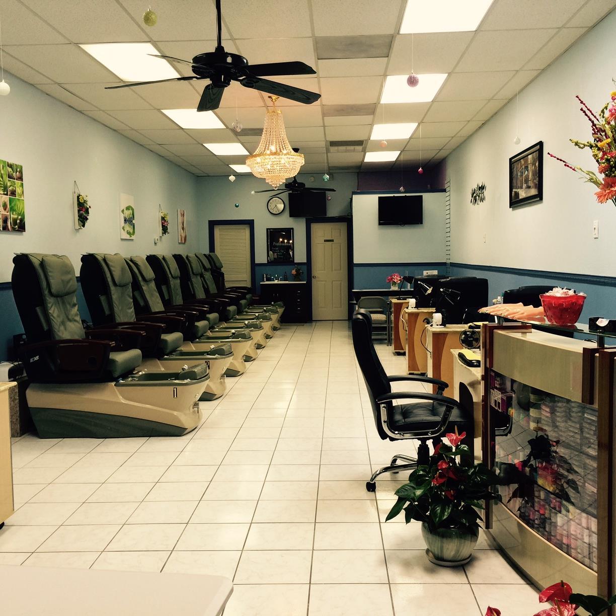 nail_phoria's profile picture. 