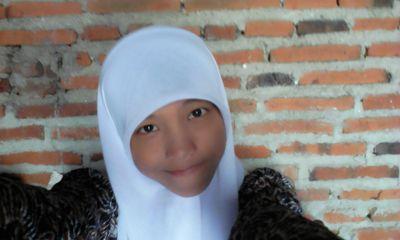 AtikaFauzii_99's profile picture. 