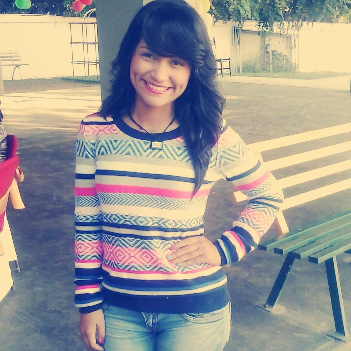 Mi verdadero amor es solo uno y se llama Jesús♥  #HiJaDeDios. Amo sonreír! Futura Abogada de la República CRISTIANA de Venezuela. Dicen que soy chiquita~I♥Dios