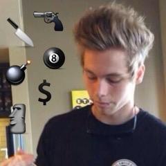 go follow @stripcth please, ask for a dm to 5sos band acc