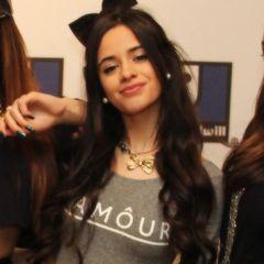 Se você acha que eu amo essa vida de camren shipper você tá muito en… @laurenjauregui kiss @camilacabello97 +579