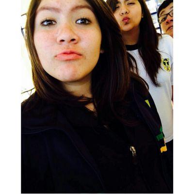 Karlavelazqz's profile picture. Paint a smile