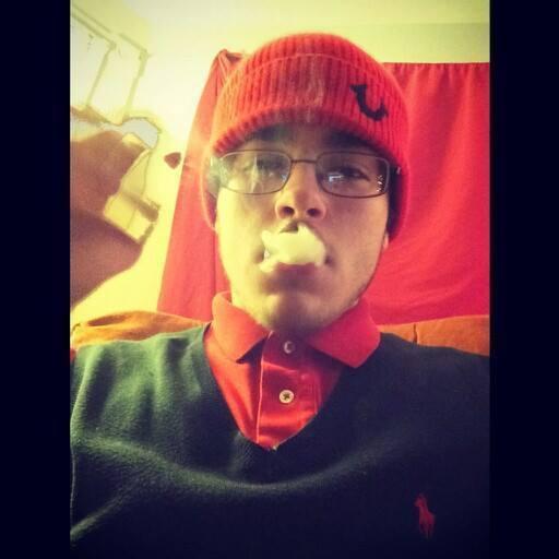 Unstoppa_Bul's profile picture. Ryanbul  #PaperChasin #TeamFollowBack #TurnUp #TeamNoTalking #GM1 #FreeMyBros IG: Chief_Bul_311