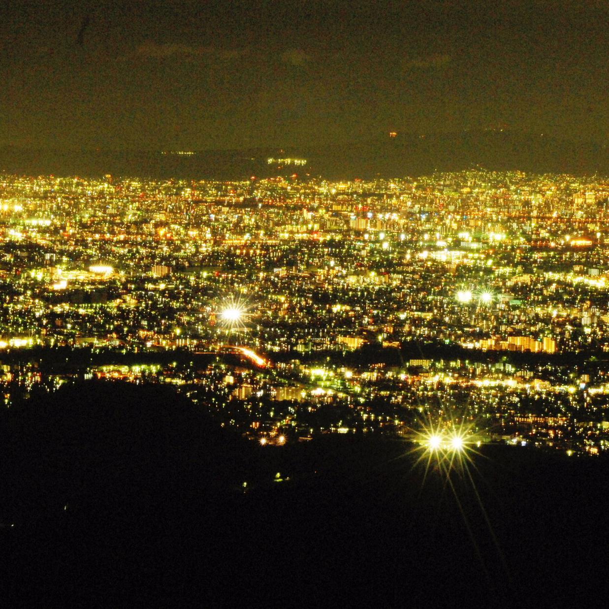 芦有 ろゆう ドライブウェイ こんばんは 今日は 急に涼しくなったので東六甲展望台の夜景がとても奇麗です 東六甲展望台は 初代 半沢直樹 のロケにも使われました 是非 大阪平野の夜景を楽しんでくださいね 夜景 半沢直樹 ロケ地 神戸 芦有 ろゆう ドライブウェイ こんばんは 今日は 急に涼しくなったので東六甲展望台の夜景がとても奇麗です 東六甲展望台は 初代 半沢直樹 のロケにも使われました 是非 大阪平野の夜景を楽しんでくださいね 夜景 半沢直樹 ロケ地 神戸