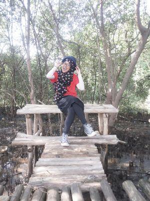 AMPutrii's profile picture. Life must go on :) | Manajemen 12' | My Adventure♥