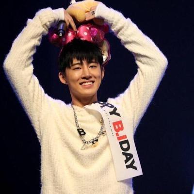 iKON/BIGBANG/2NE1/WINNER と に か く Y G 愛 止 ま ら ん 00lineの中2です。キム3兄弟 ダ イ ス キ。名古屋参戦済み◎ ビッベン 石川VIP ジヨンよりall。とぅえに ダラ ちぇりな よりall。winner ミノよりall。YGペンさん誰でもフォローしてください‼️
g