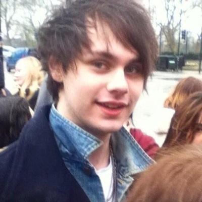 RT THIS PLEASE: (fav/tag michael) https://t.co/neTZieG8WZ and https://t.co/Q4UoocKpyr