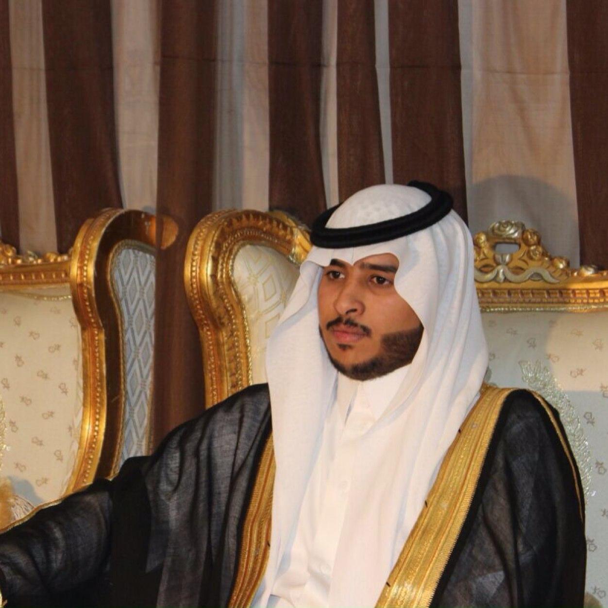 طبع ﺎلبشر تنقد على ﺎلناس وتلوم
وطبعي ما فكر ب ﺎلحكي وﺎلملامهہ