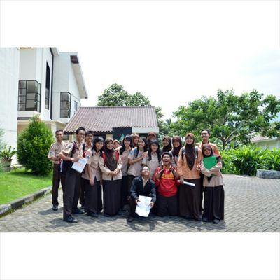 SMA Negeri 10 Malang Leadership Academy | 
GREET GRATE GREAT