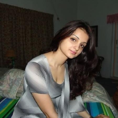 desisexybomb's profile picture. 