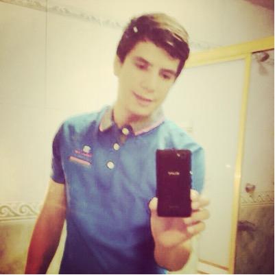 Yo disfruto de la viada y cada momento lo vivo al maximo lo tengo todo y no necesito mas.   YOU ONLY LIVE ONCE