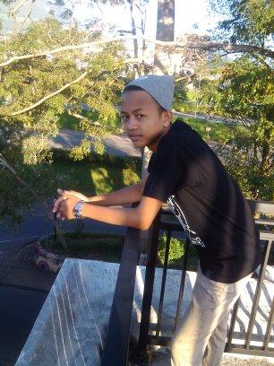 Keep smile:) Say Assalamu'alaikum