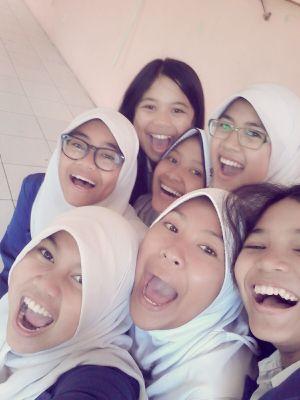 devi_sapriani's profile picture. M.ZakkaAdikaputra