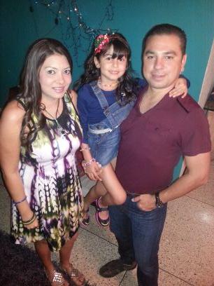 Adm. En Mercadeo, Pertenesco a EFV, soy madre de una hermosa hija