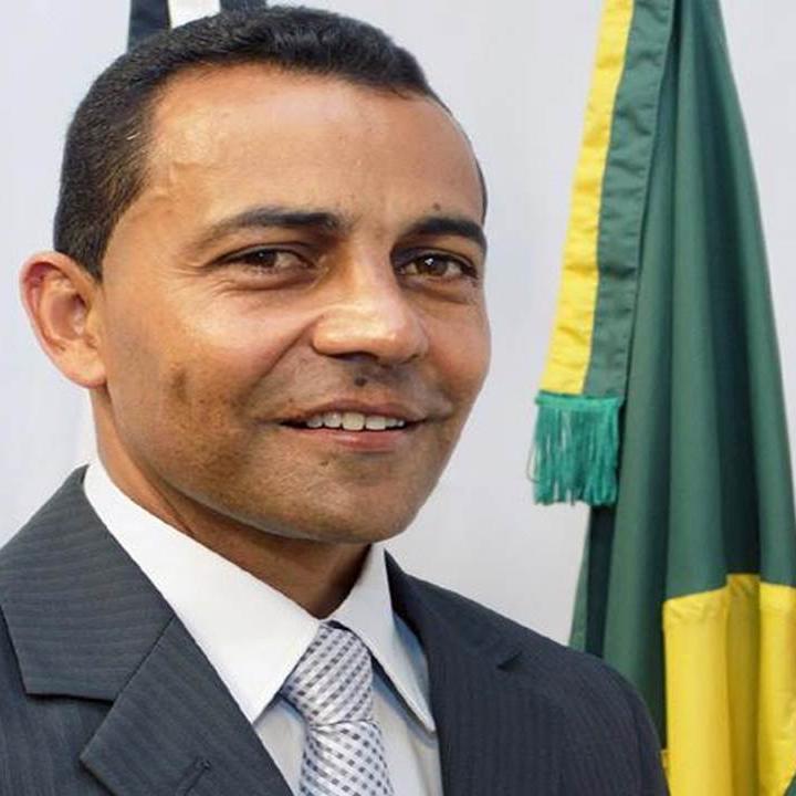Vereador de Americana,1º Mandato,42 anos,Casado, Pai de 02 filhos.
Realizo trabalhos há mais de 20 anos na Comunidade do Jardim da Paz,e agora por toda cidade