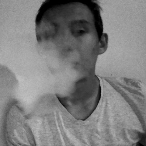 「La weed si t'en abuse elle te bousille, si tu la gère elle te le rend bien ♥♥ ωεεδ ♥♥  L'alcool peut tuer la weed non alors pourquoi ce n'est pas l'égaliser ¿」