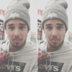FREE FOLLOW FROM @liamftnike PLEASE FOLLOW HER AND ASK FOR A FBACK!THANKS LOVE XX