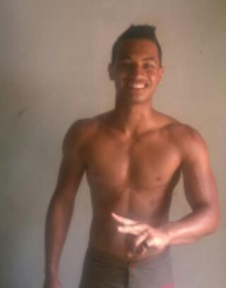 DHenrique12's profile picture. 