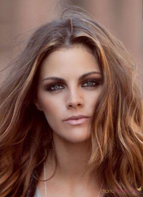 CatalinaMarcos_'s profile picture. Diecisiete años~Buena estudiante y buena hija~Valiente, Cariñosa y Risueña~Con una vida tranquila, hasta ahora.