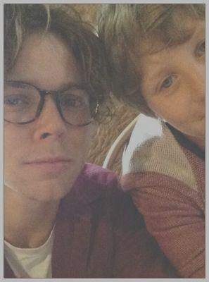 free follow // dont followback this acc but follow @lovesforashton also ask for fback❤❤