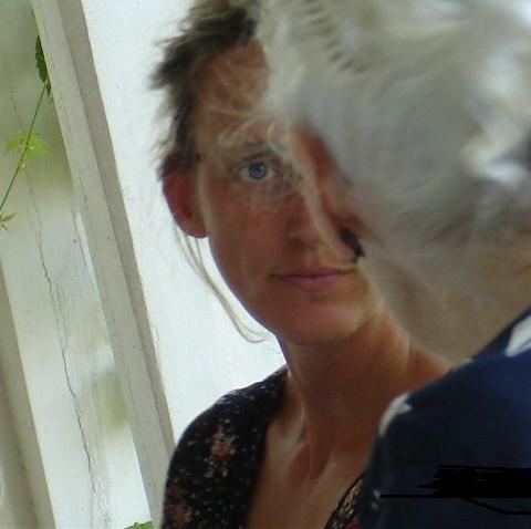 Jobbar med skolfrågor på UR. Twittrar lite grand... privat men även i jobbet. Är nyfiken på andras kunskap och upplevelser. Vill bidra till kollegialt lärande.