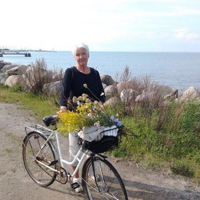 Jag bedriver ett evigt arbete mot mobbning, kränkningar och trakasserier. Fil. mag.