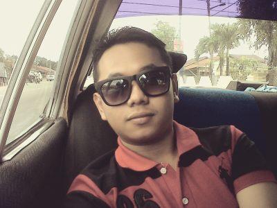 syafiq 20 stay pt raja johor 
I'd wechat Apek_jack