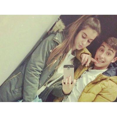 Bendita dulzura la de cuando me besas.♡