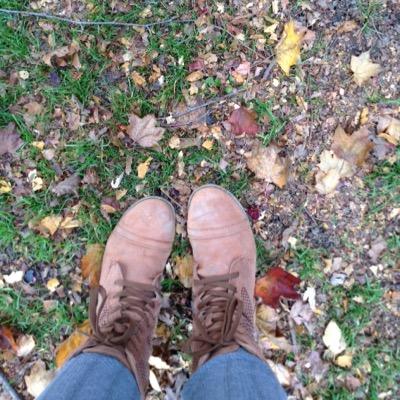 Grade 8 student at DCVI follow my main account stgirl_11_pll