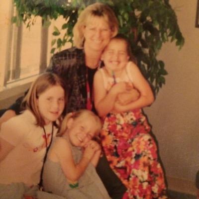 Coxxinator95's profile picture. California needs to be an island already.☀️