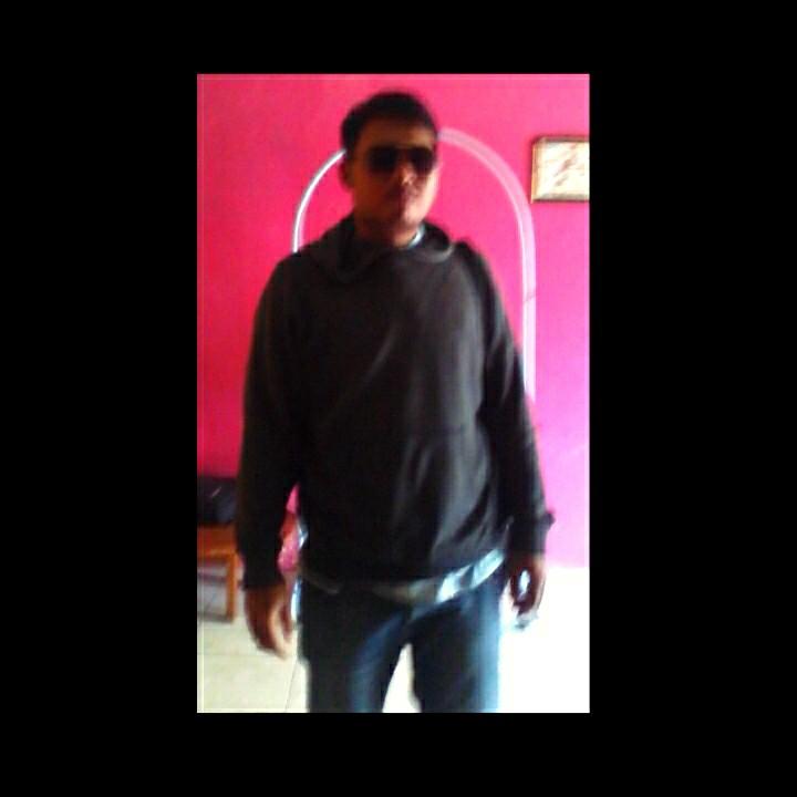 Rizal
Kota Kinabalu, 31 Maret 1990
R-Project CorpOrati0n
CISC Tarakan. email : ichal.cr7@gmail.com