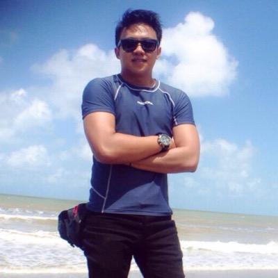 Riyandeni's profile picture. architect, adventurer, guitarist and songwriter