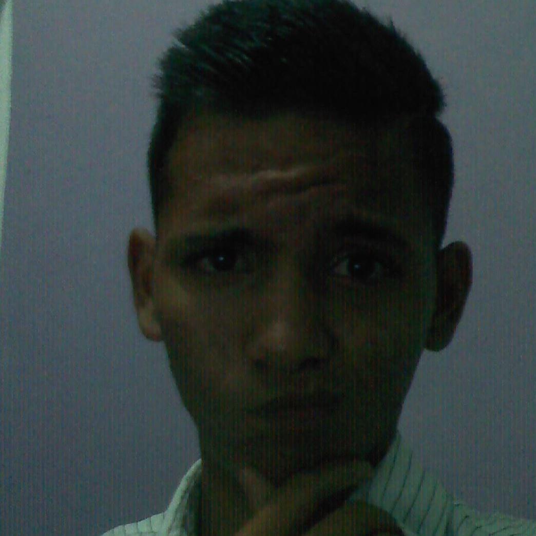 hola gente bnoo sobre miii no hay muchooo me gusta el futbol soy fans de cristiano ronaldo amoooo a mi chenchita hermosa  q es la mujer de mi sueños
