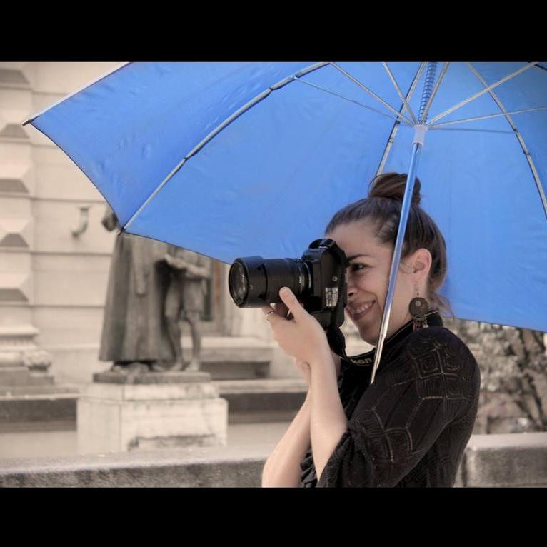 Fotógrafa & Artista independiente //https://t.co/EaR1zji3HQ
Clases de fotografía http://t.co/BUrKpAvV9R