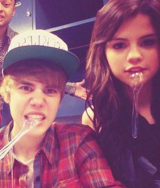 toderretendo's profile picture. ☾ jerry seja educado e levante para mim sentar☽