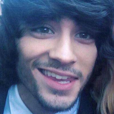ask for a follow back on @raybanzouis