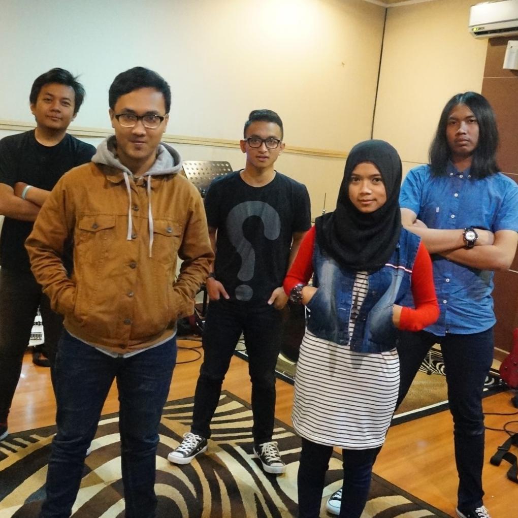 BacksidE_Family's profile picture. 