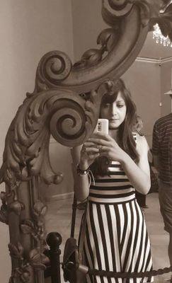 Elsa_pugsopath's profile picture. decadent since 1992.