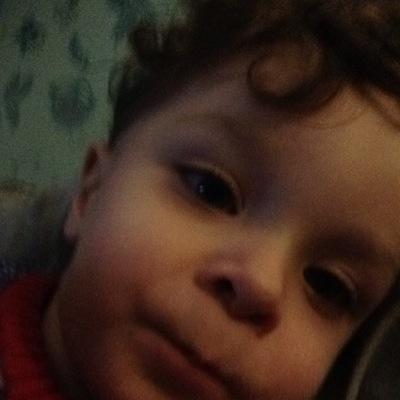 I am a mother of two children jamesmartin3000 and laurine who is having baby Harrison due 18/12/12  jamesmartin3000 single is out on the 24/12/12 I love it